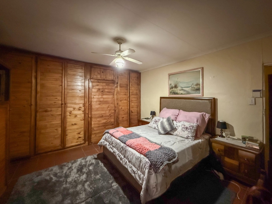 4 Bedroom Property for Sale in De Kroon A H North West